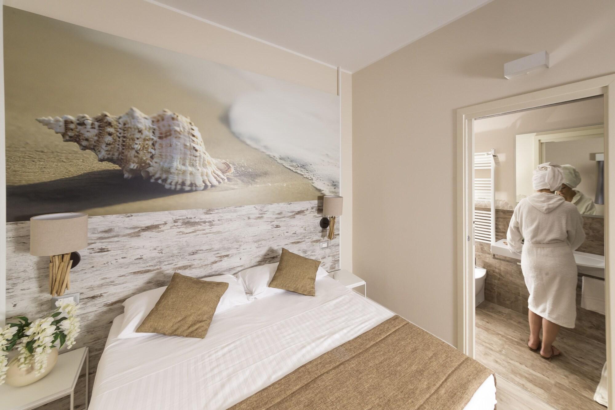 Life Hotel 4*