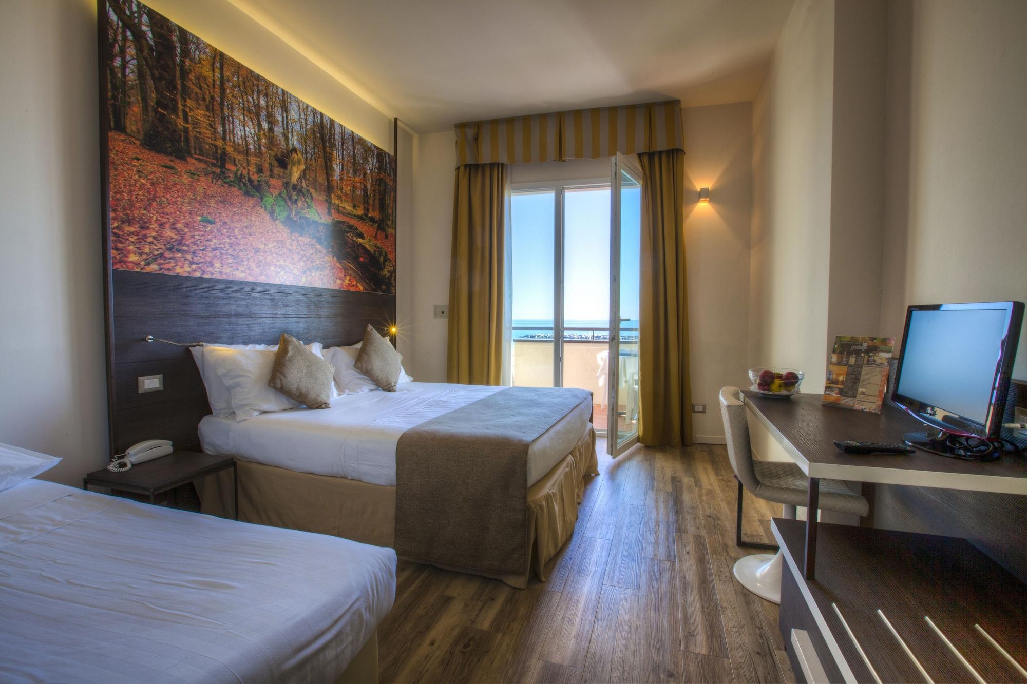 Hotel Life 4*