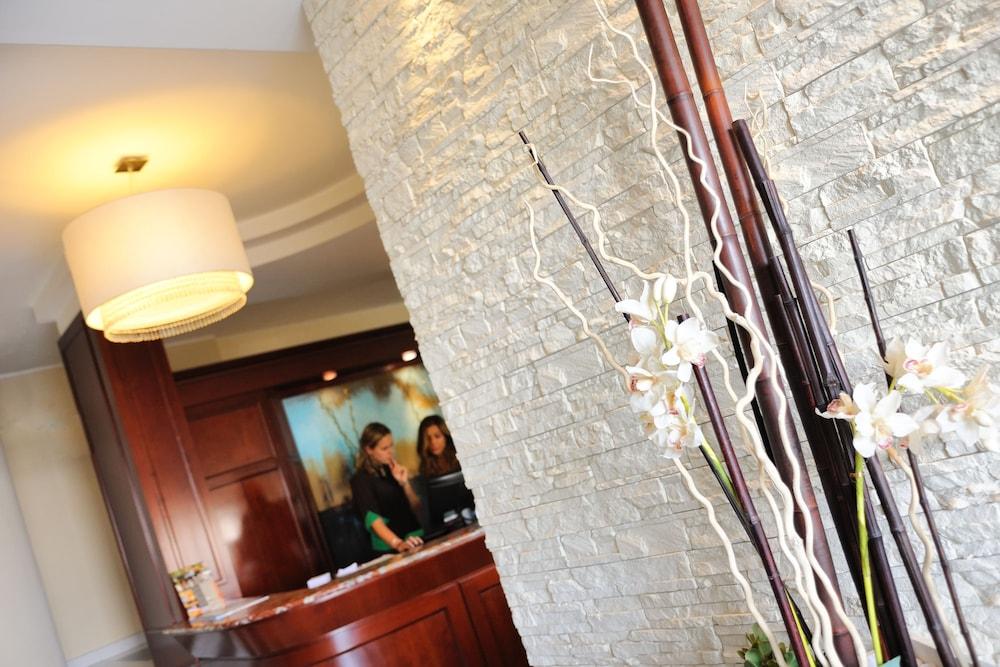 Life Hotel 4*