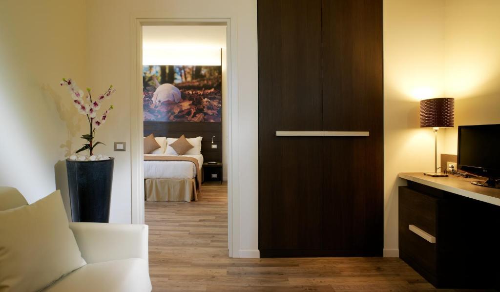 Life Hotel