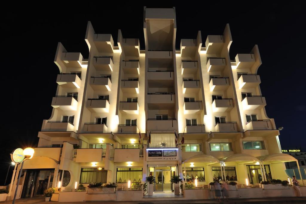 Life Hotel