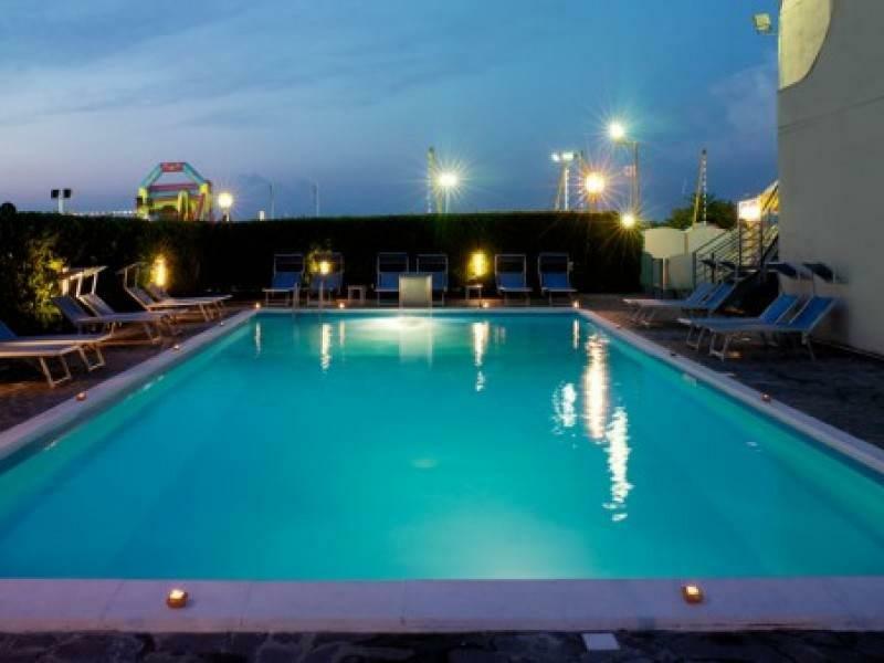 Life Hotel 4*